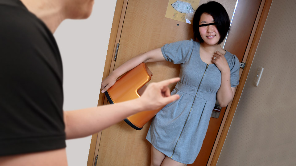 Pacopacomama 090822_701 Bring a naughty toy chair! Prostitute with sexy entrance